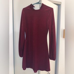 Lulus small long sleeved velvet dress